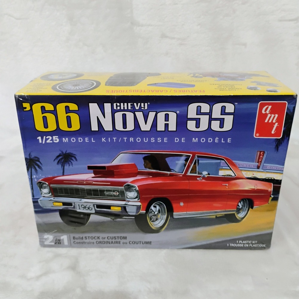 AMT 1966 Chevy Nova SS 1/25 Scale Model Kit 2 in 1 Stock Custom AMT1198M/12